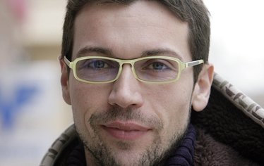 ROGER KROWIAK, vlastní zbraní zblízka 